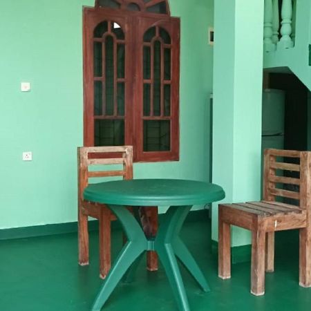 Lagoon Inn Hambantota Bagian luar foto