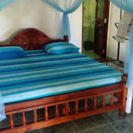 Lagoon Inn Hambantota Bagian luar foto