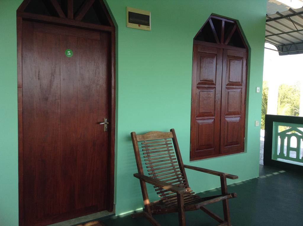 Lagoon Inn Hambantota Bagian luar foto