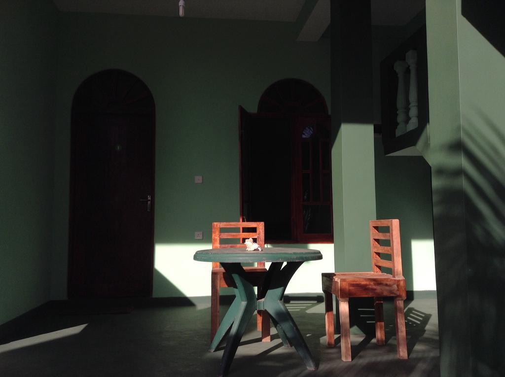 Lagoon Inn Hambantota Bagian luar foto