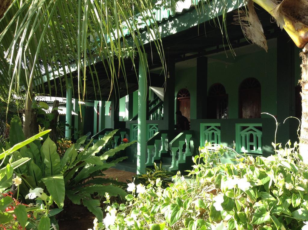 Lagoon Inn Hambantota Bagian luar foto