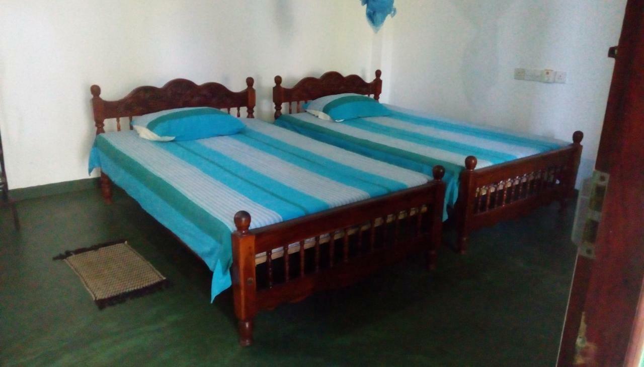Lagoon Inn Hambantota Bagian luar foto