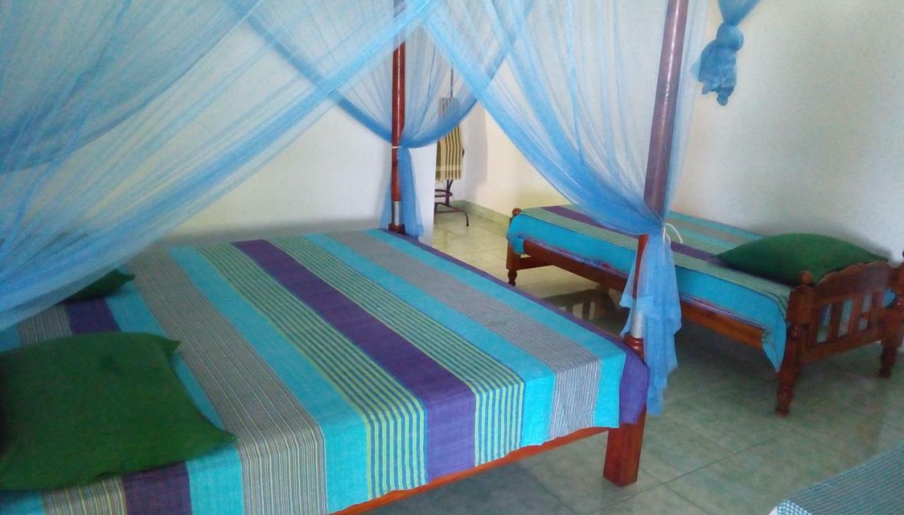 Lagoon Inn Hambantota Bagian luar foto